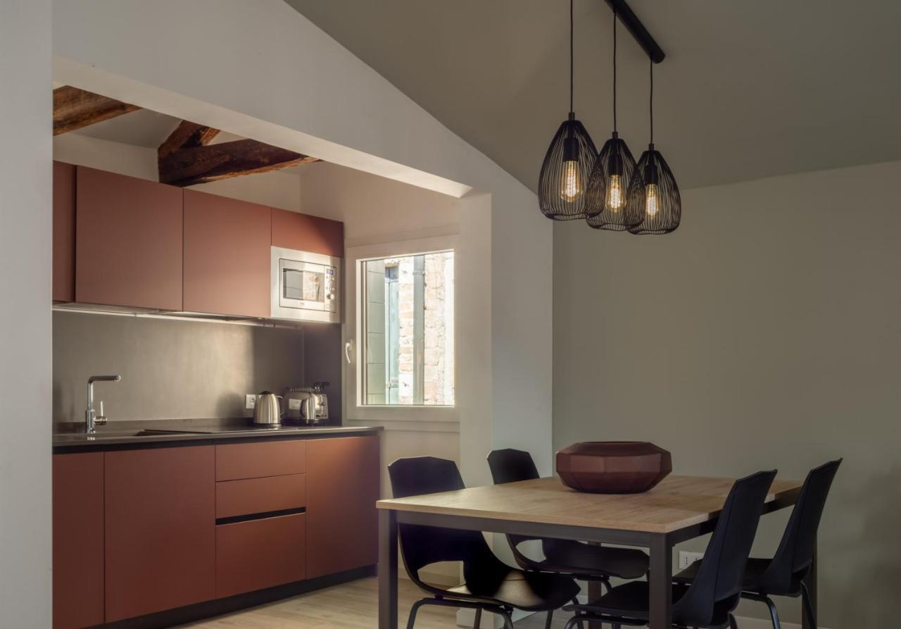 Sant'Aponal Cozy Apartment With Balcony R&R ヴェネツィア エクステリア 写真