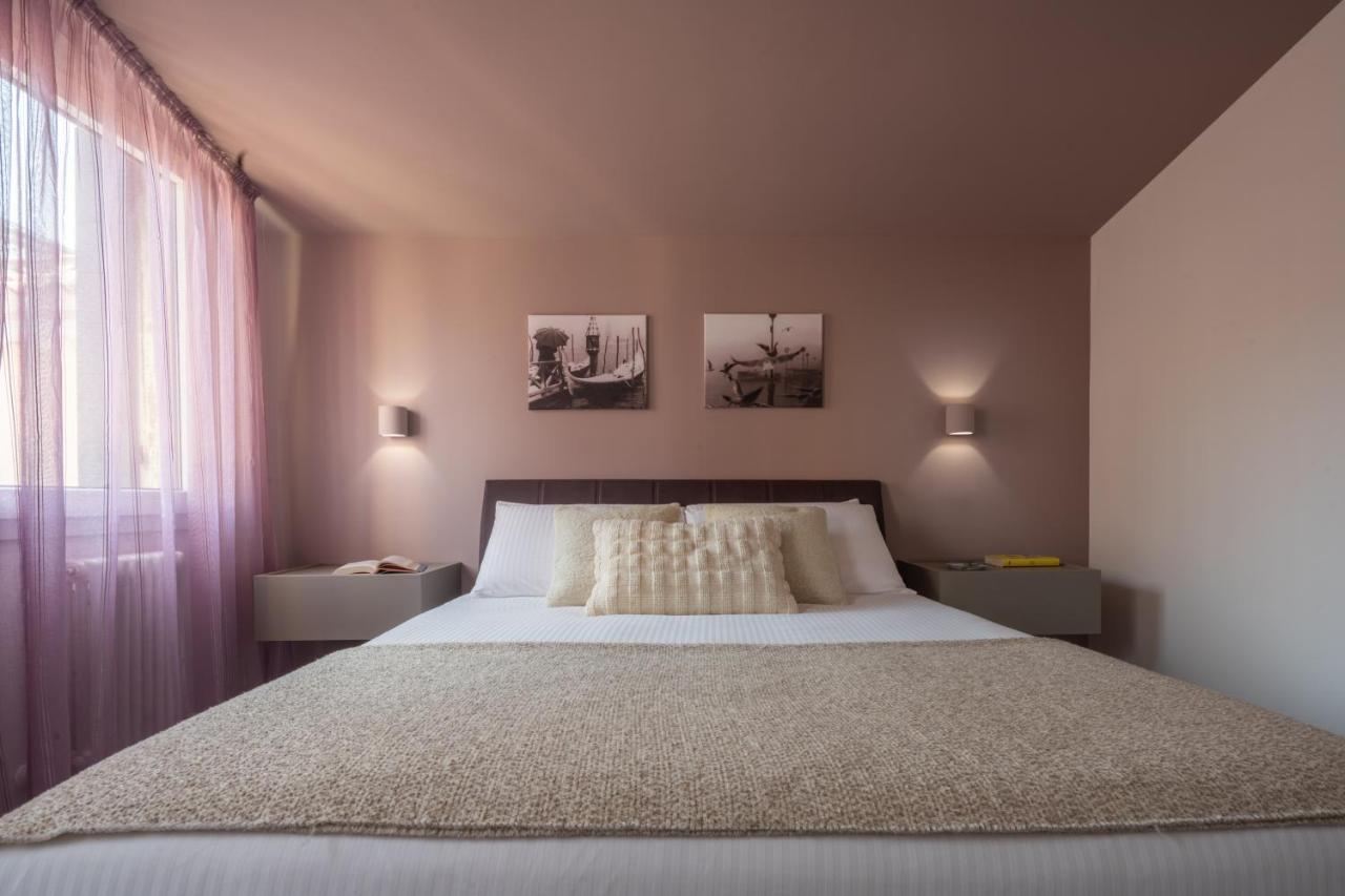 Sant'Aponal Cozy Apartment With Balcony R&R ヴェネツィア エクステリア 写真