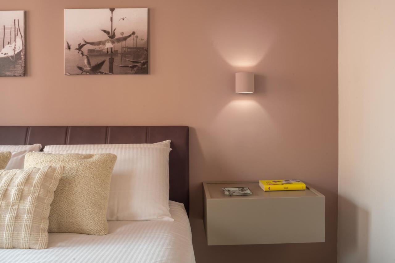 Sant'Aponal Cozy Apartment With Balcony R&R ヴェネツィア エクステリア 写真