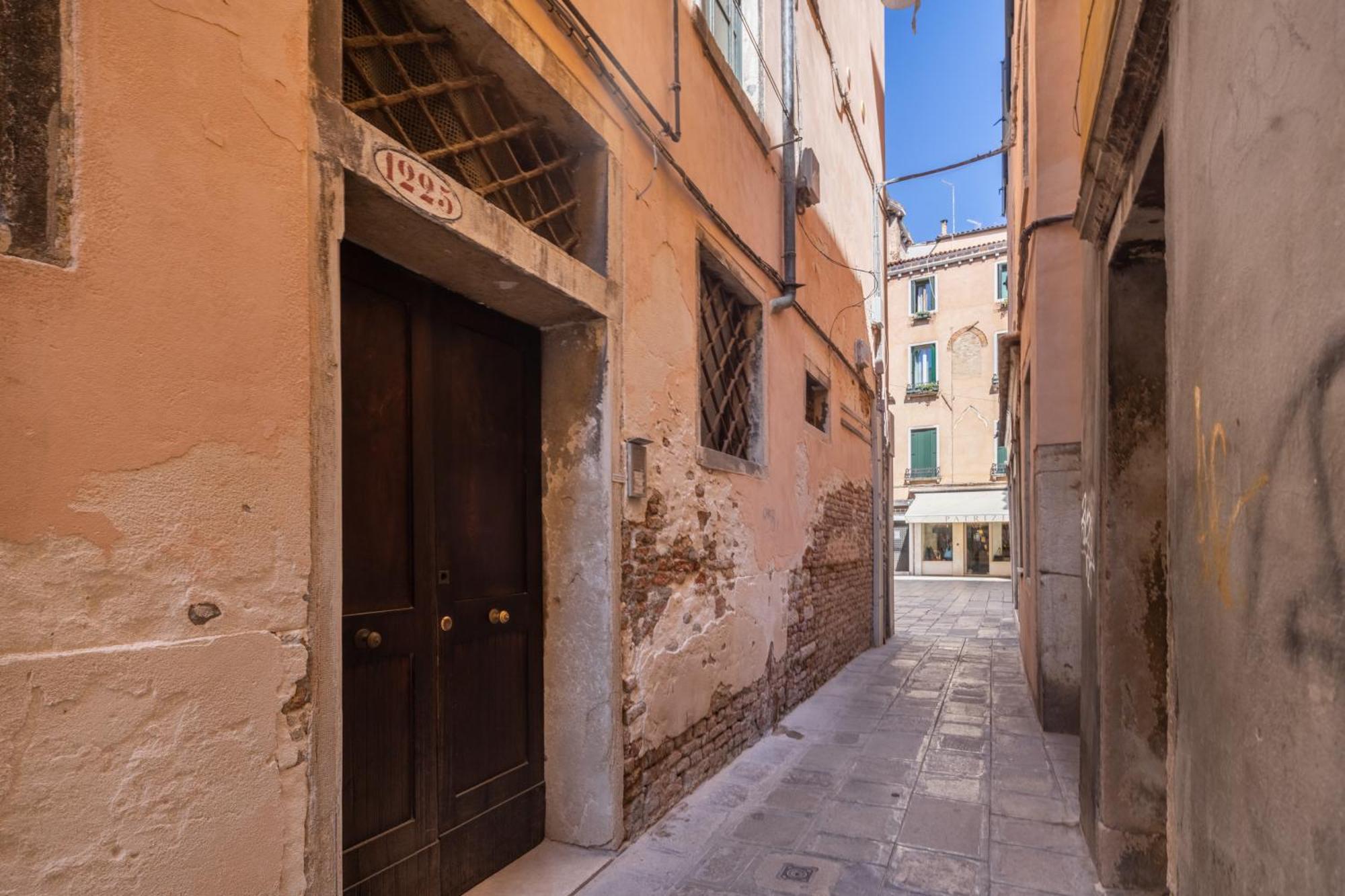 Sant'Aponal Cozy Apartment With Balcony R&R ヴェネツィア エクステリア 写真